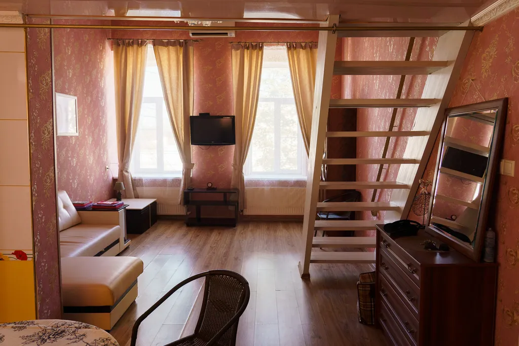 Квартира Двухуровневые апартаменты в центре Таганрога — аренда посуточно в Таганрог