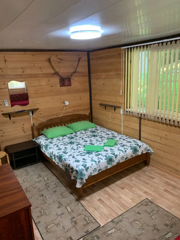 Отдельный домик на 4-5 человек в лесной зоне