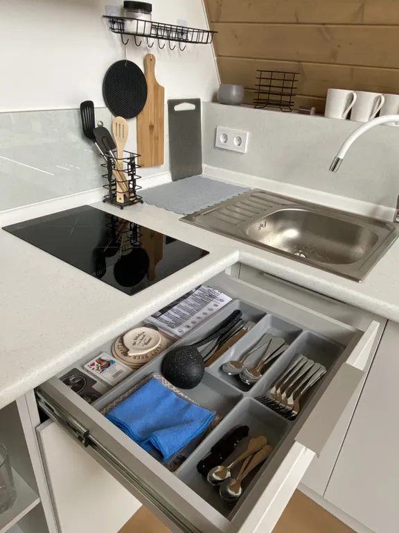 Уютный альфа домик в лесу