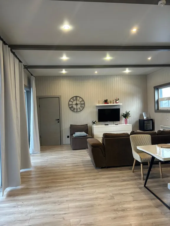 Дом у озера