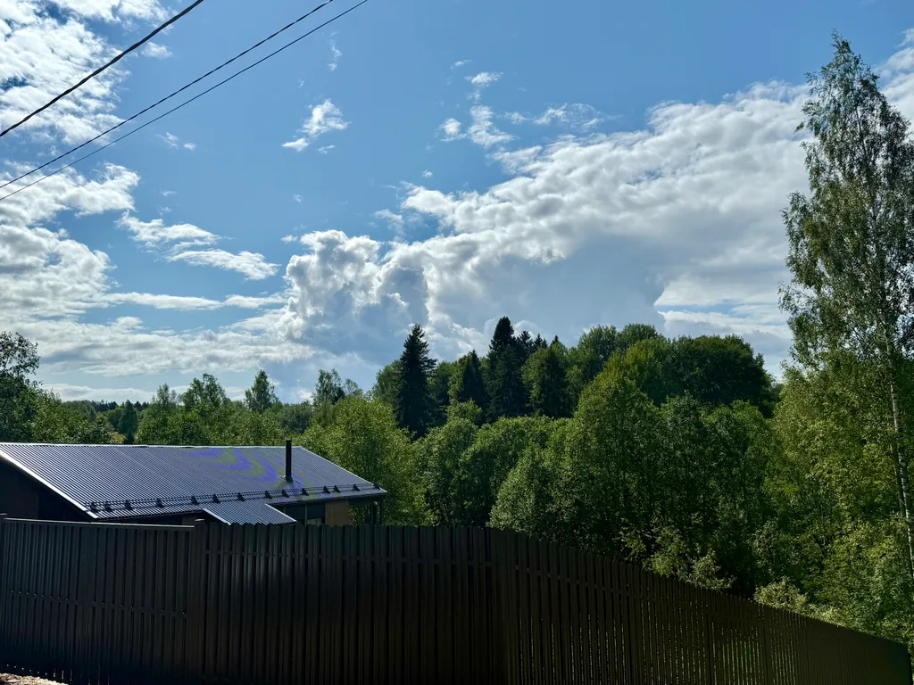 Семейный дом с панорамной сауной и камином