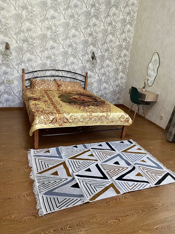 Уникальная квартира с интересным ремонтом и настоящим камином