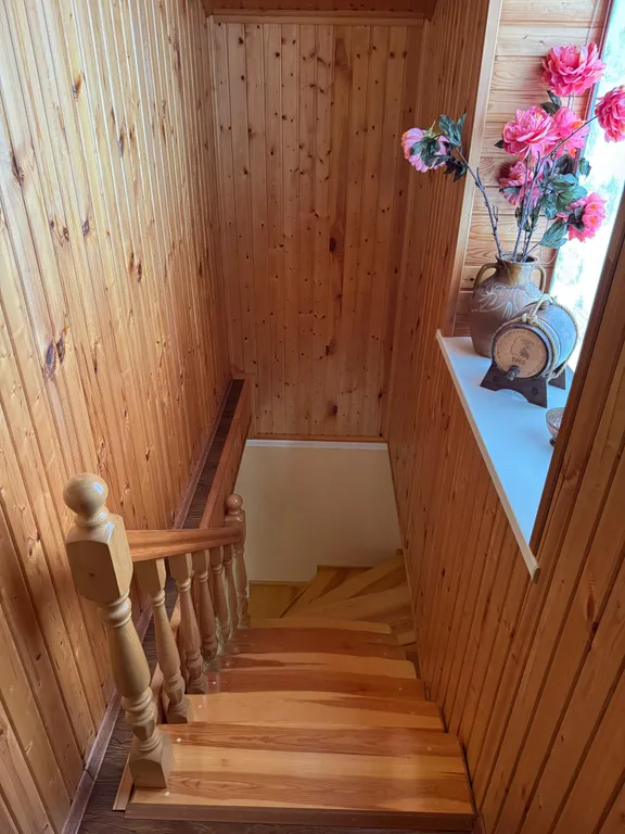 Двухэтажный уютный коттедж на берегу моря с садом