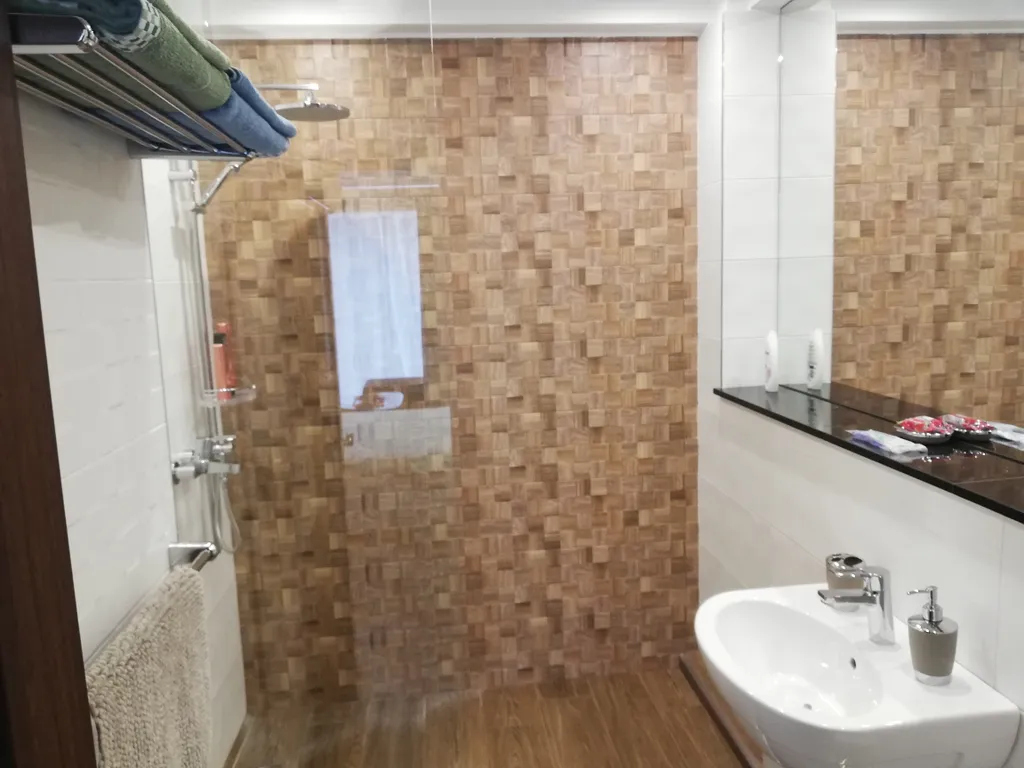 Люкс с панорамным окном и электрокамином