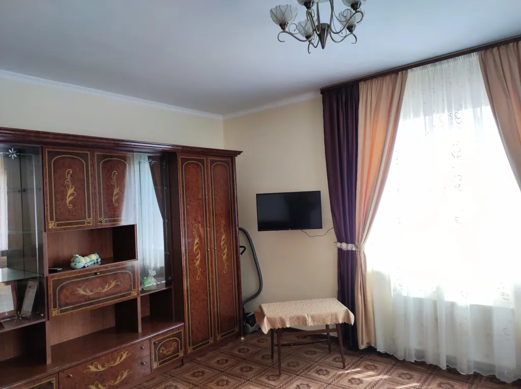 Этаж в уютном доме с видом на Цветник