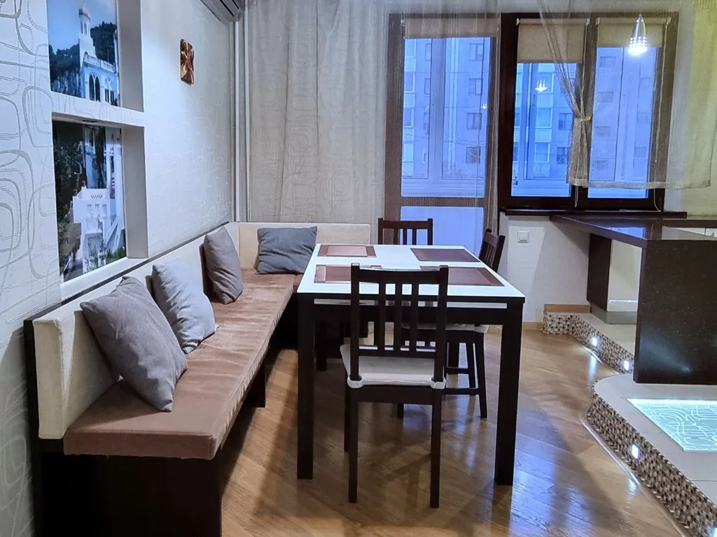 Современная 4-комн. в 10 мин пешком до МВДЦ Сибирь