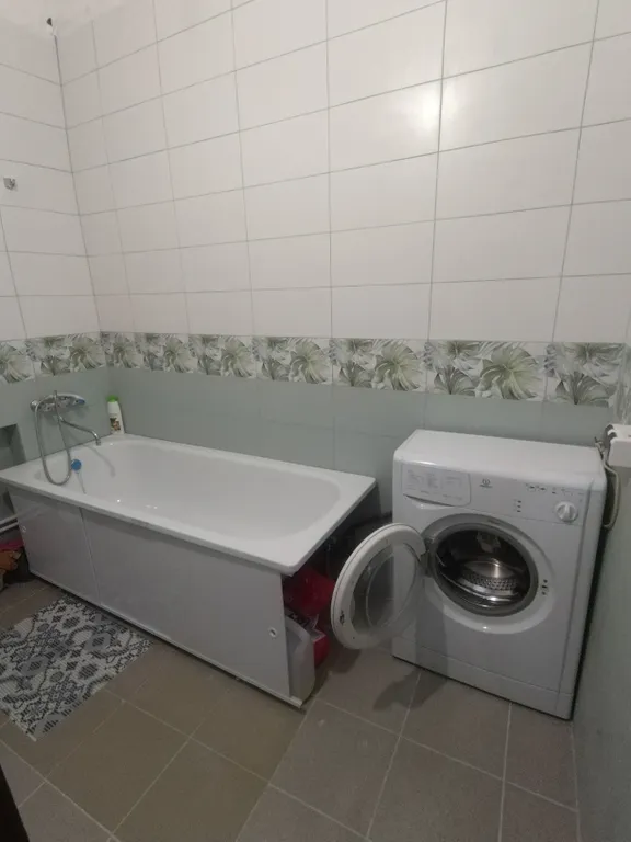 Просторная двухкомнатная квартира в городке Ангарске