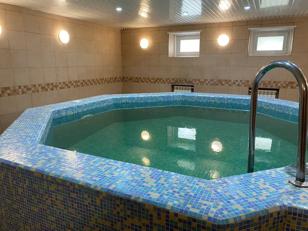 Коттедж с сауной и бассейном