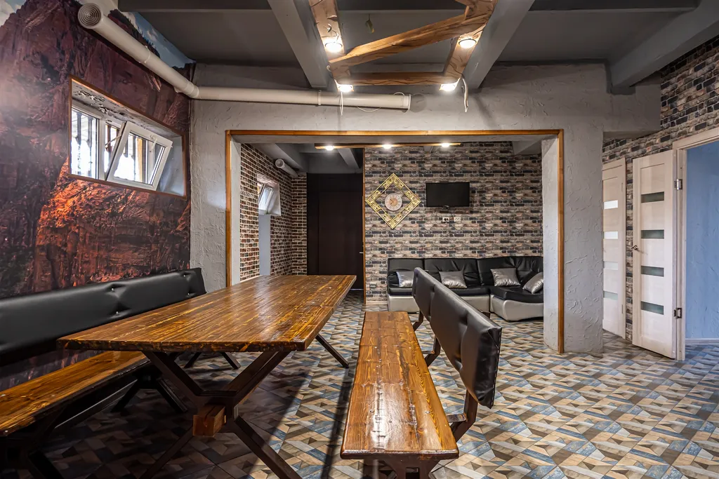 Большой дом с баней, бассейном, мангалом и парковкой