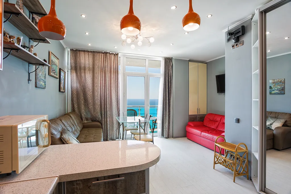 Уютная дизайнерская студия с панорамным видом на море в Мисхоре