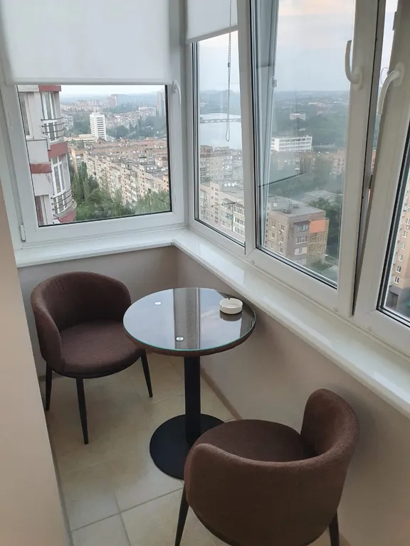 Квартира студия с оригинальным дизайнерским ремонтом