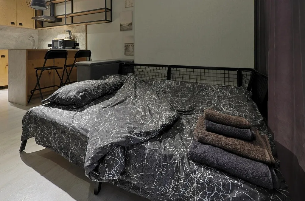 Уютная студия с панорамным окном