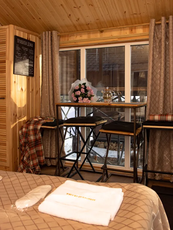 Уютный домик в чаще леса