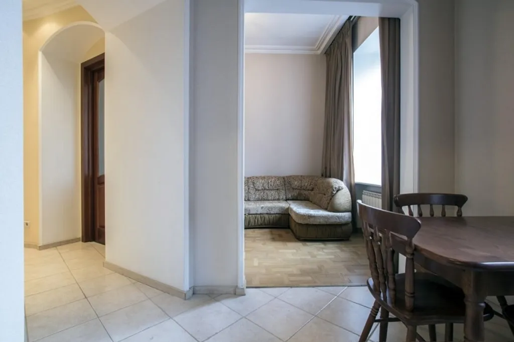 Avrora 3br apartment