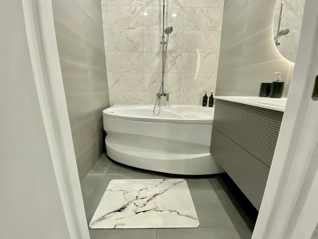 Просторная, красивая квартира в центре с прекрасным видом на реку и на город