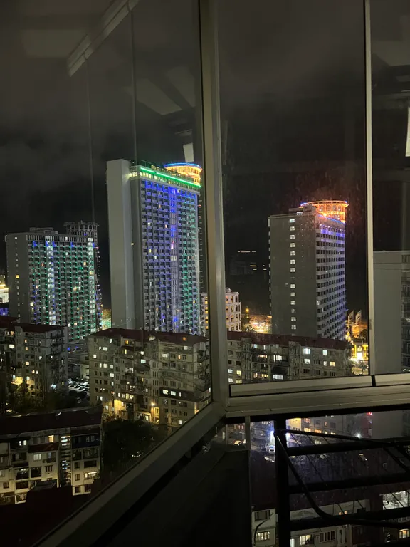 Уютная двухкомнатная квартира с потрясающим видом на море