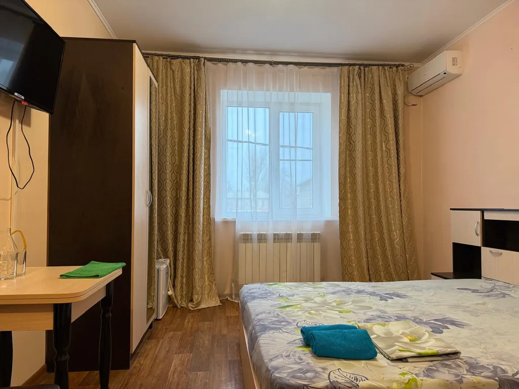 2-местный номер с двухспальной кроватью в Астрахани