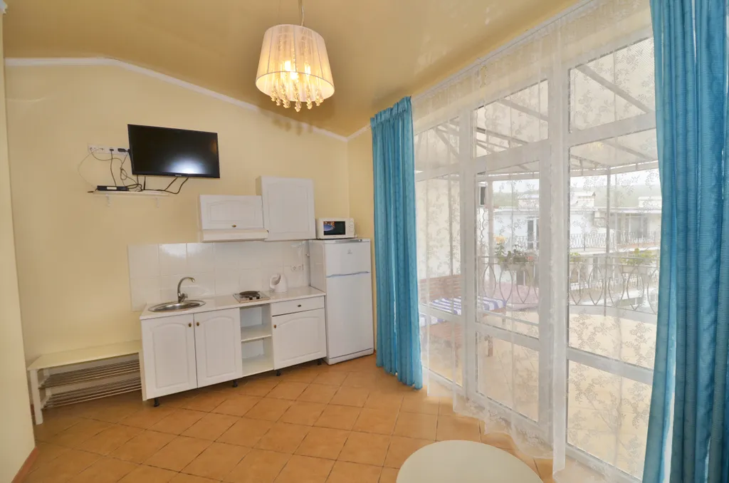 Апартаменты с террасой и боковым видом на море астра 5