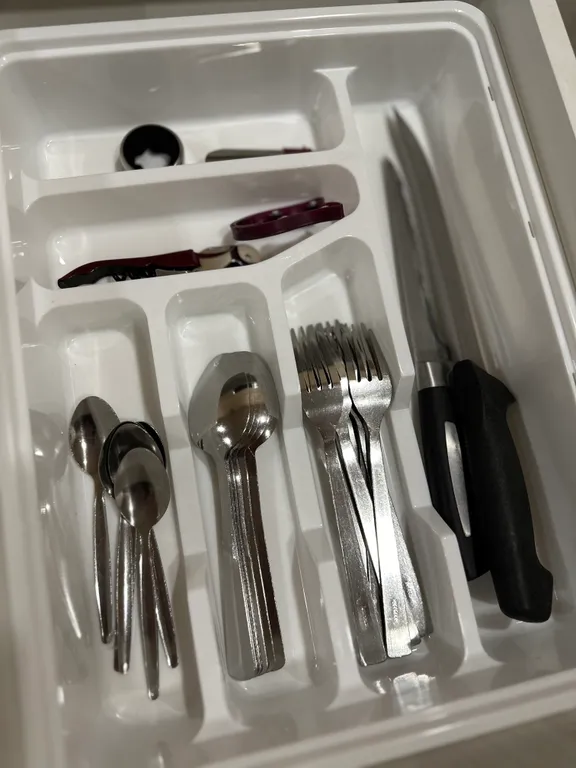 Уютный домик в древних липах