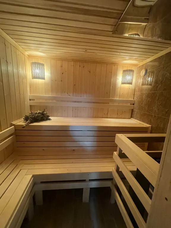 Дом с бассейном