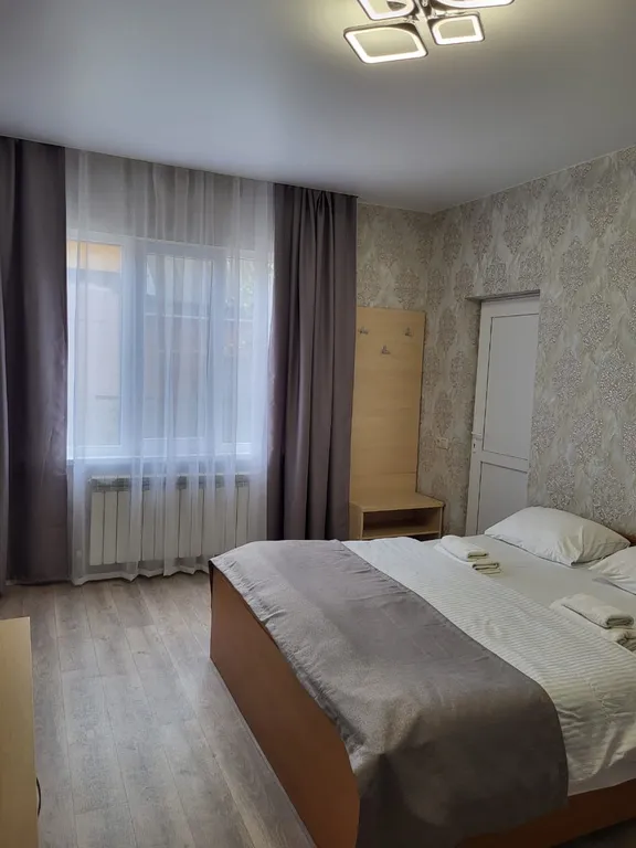 Квартира Уютная комната в центре города с бассейном и столовой — Сочи