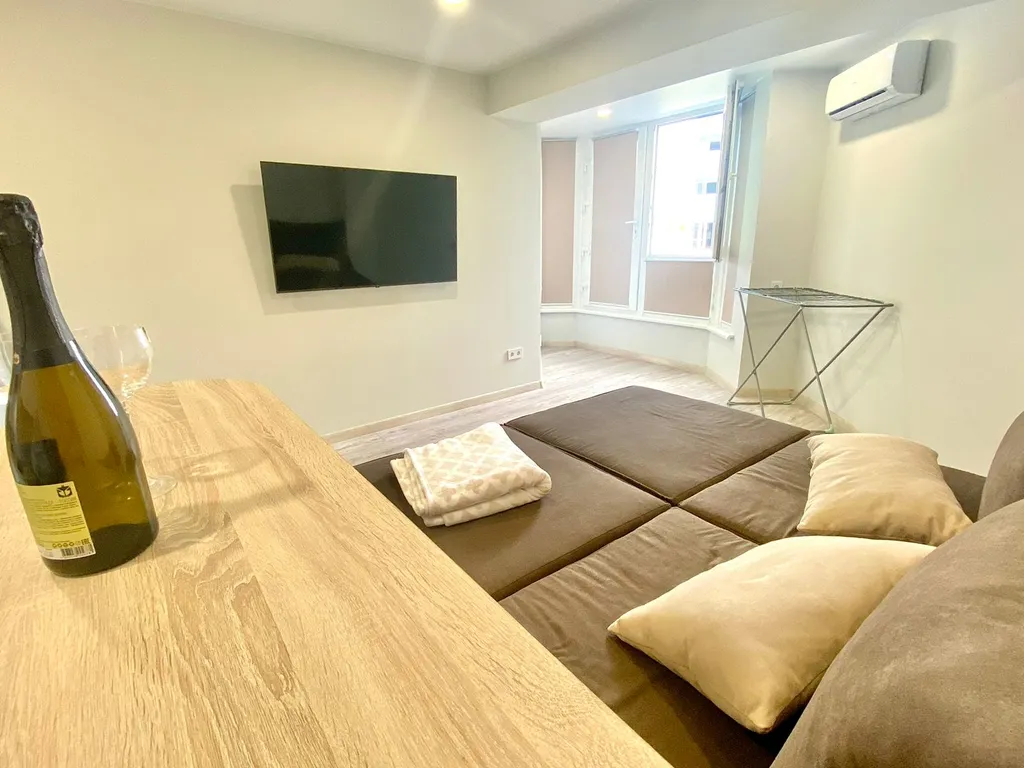 Апартаменты с бассейном у моря