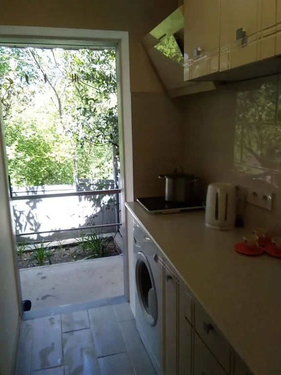 Коттедж Часть дома в парковой зоне города — Ялта