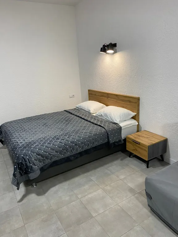 Новые семейные апартаменты, двор, мангал