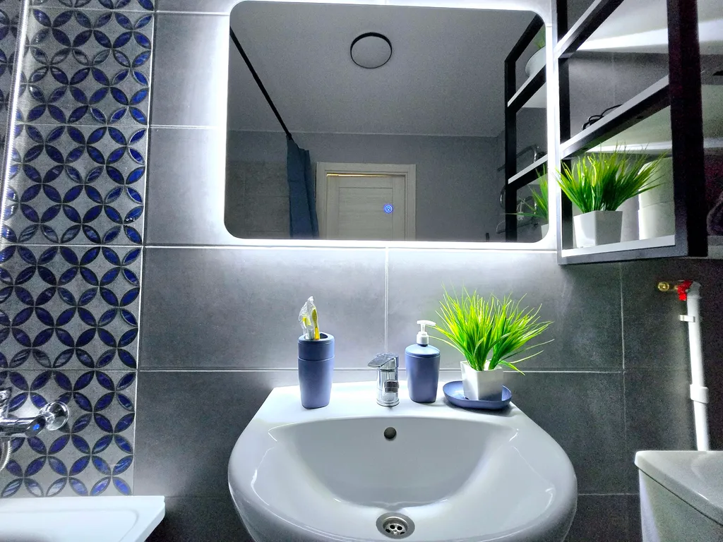 Студия с гардеробной в центре