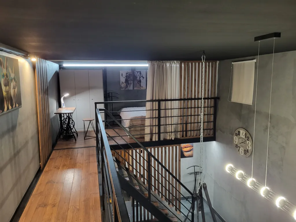 Двухуровневые апартаменты с отдельным входом в самом центре города