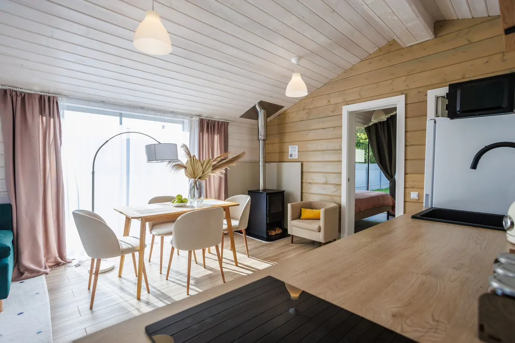 Дом Мая у озера с баней на дровах