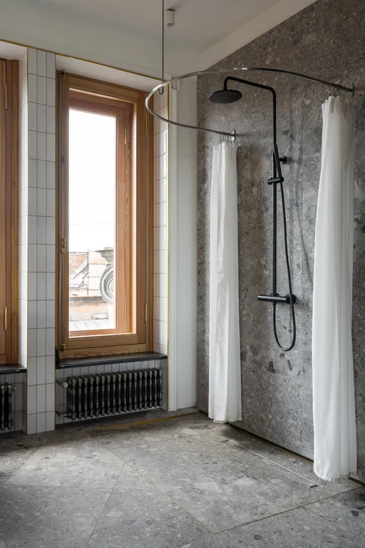 Угловая квартира под башней на пяти углах