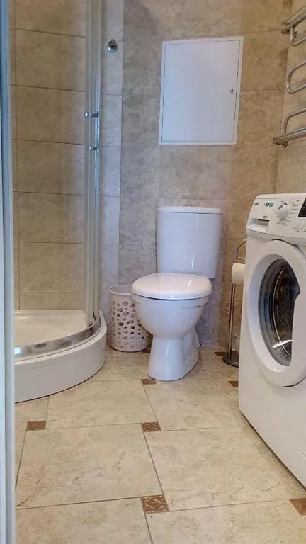 Сталинка вблизи вокзалов и исторического центра