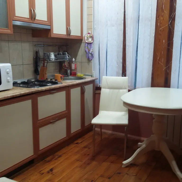 Ялта, хорошая, светлая квартиру,1 минута до моря пешком!