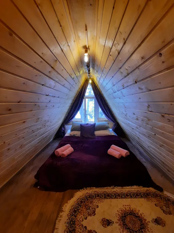 Гостевой дом в сосновом бору с горной рекой на территории