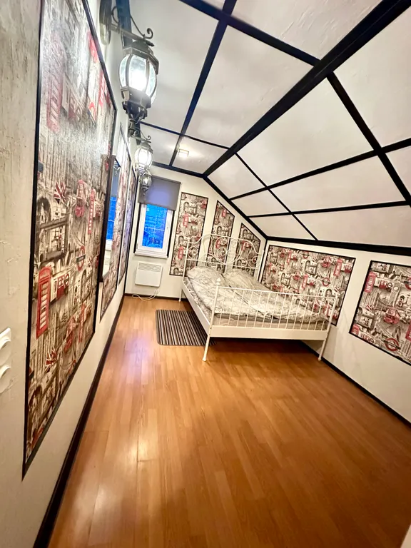 Коттедж с дизайнерской отделкой и камином