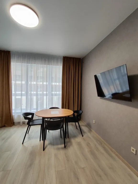 Двухкомнатная двухэтажная квартира в центре города