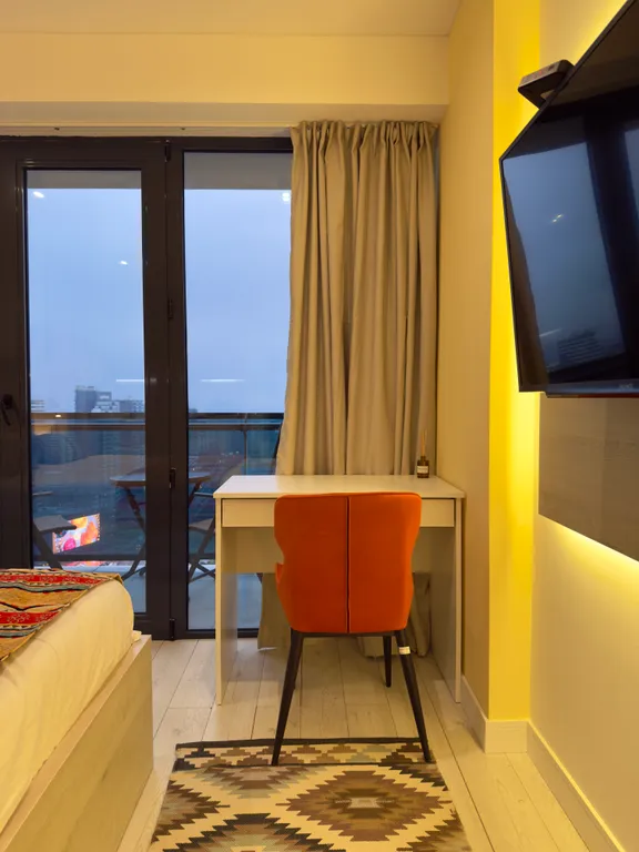 Студия с видом на море и горы