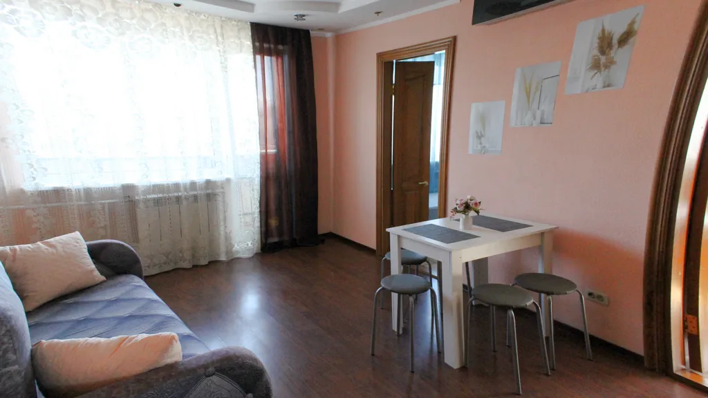 Квартира Просторная трёшка в центре — аренда посуточно в Белово