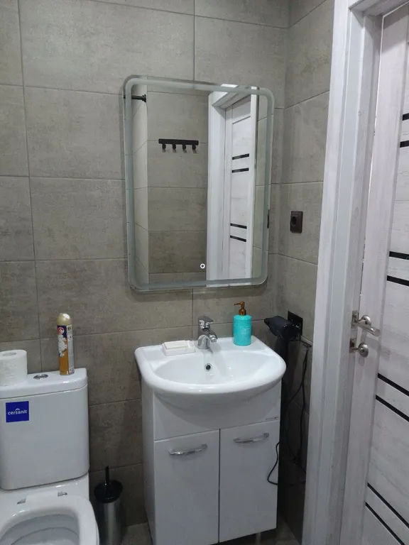 Комната-студия с отдельным входом, тихий район