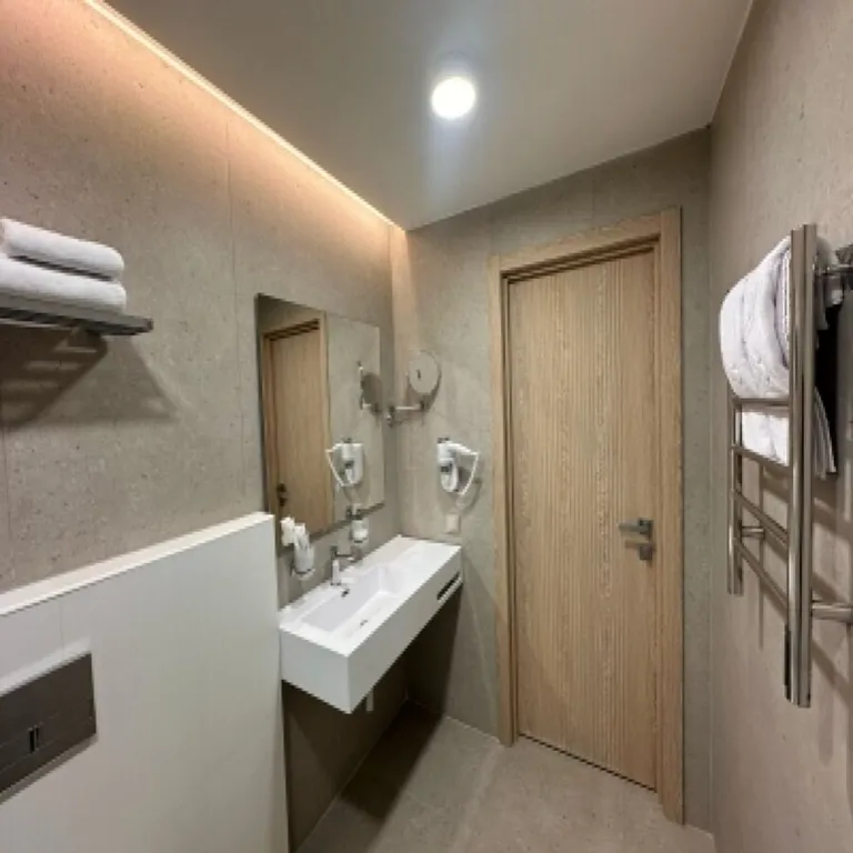 Люкс комфорт с двухспальной кроватью