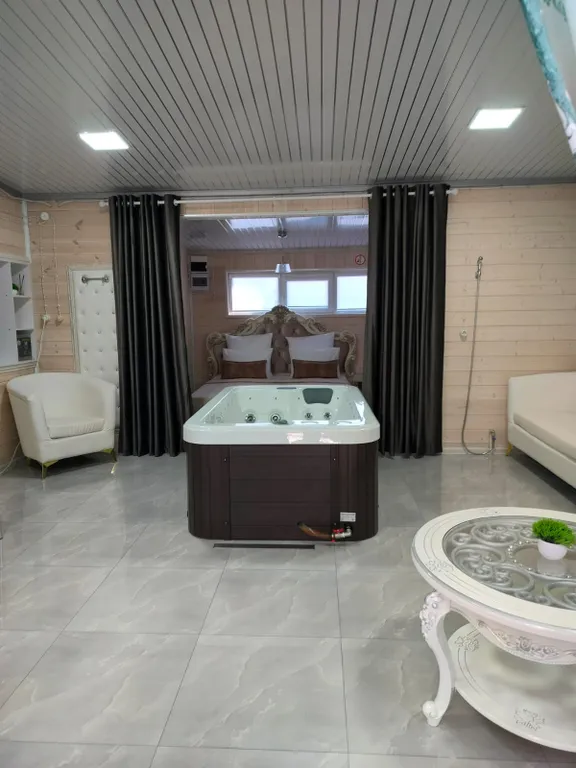 Дом с джакузи