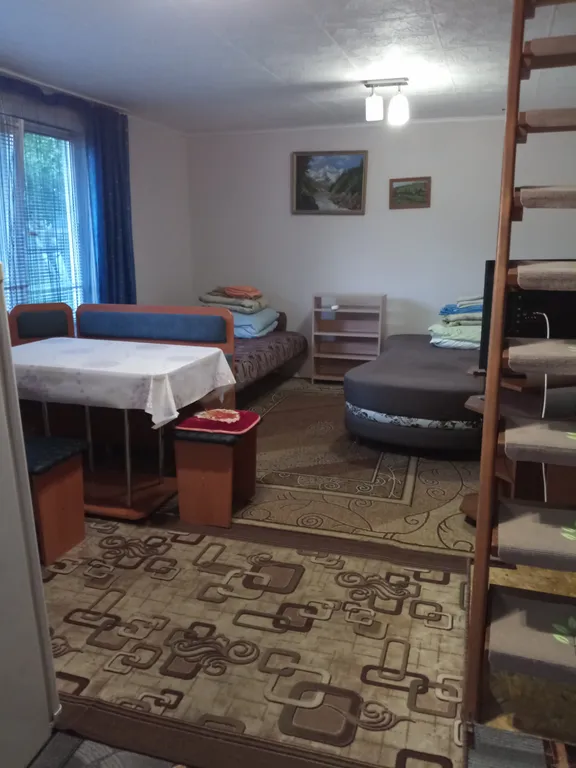 Курортная зона, центр, на берегу речки, в тихом месте, домик 1 этаж