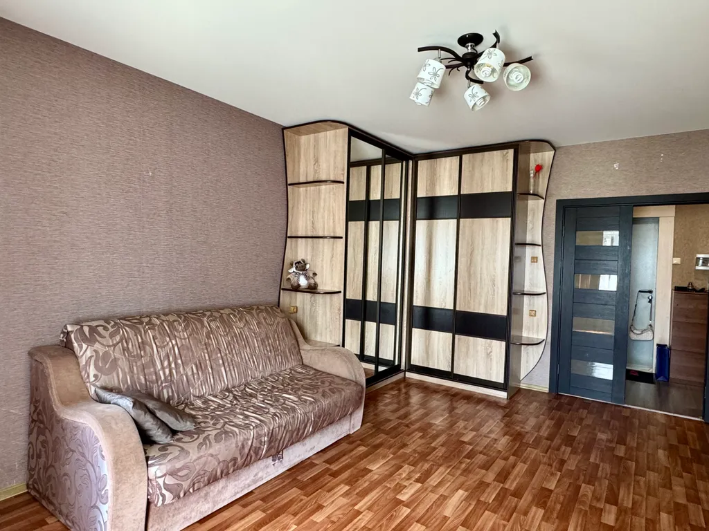 Просторная и уютная квартира — аренда посуточно в Псков