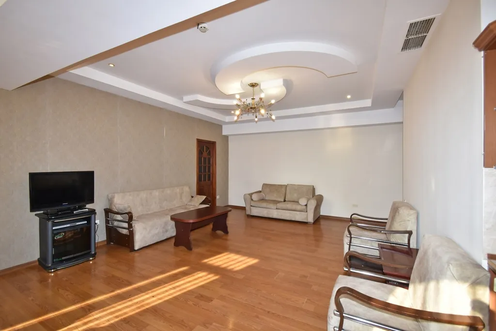 Трехкомнатная квартира в центре