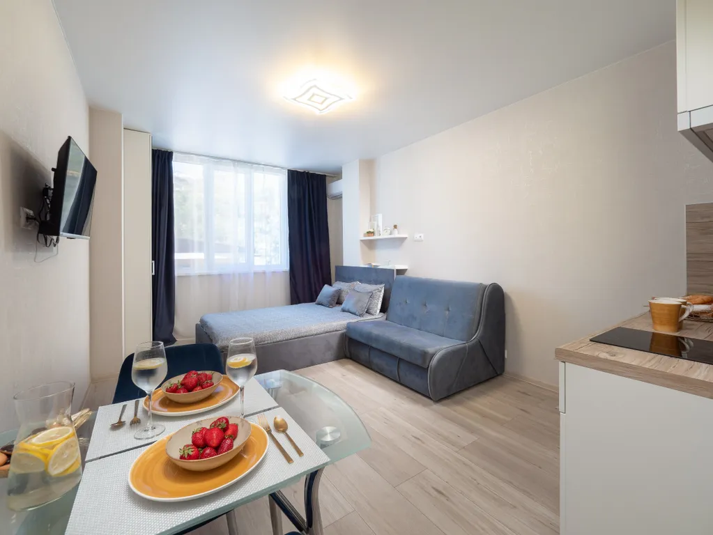 Квартира Студия в серо-синих тонах на тихой улочке — аренда посуточно в Адлер