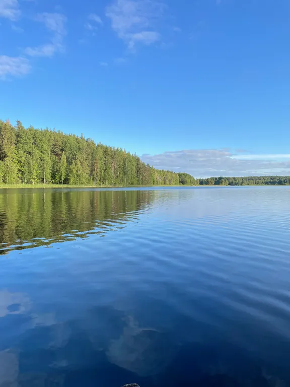 Дом в уникальном месте на берегу озера