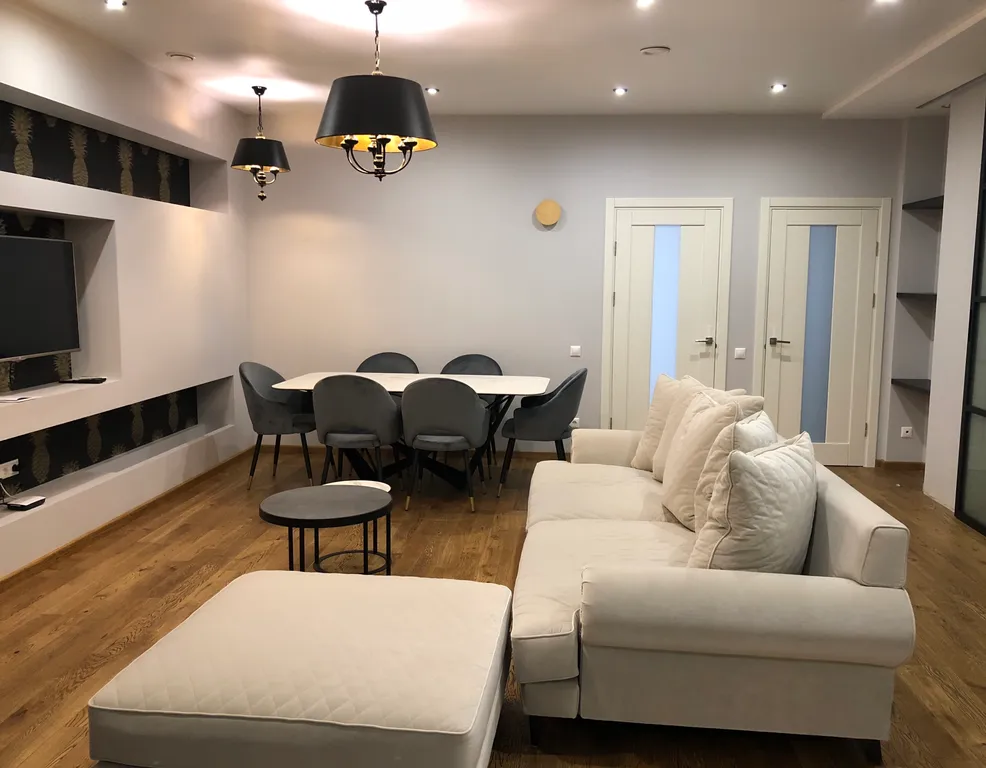 Роскошные 4-комнатные апартаменты с видом на реку