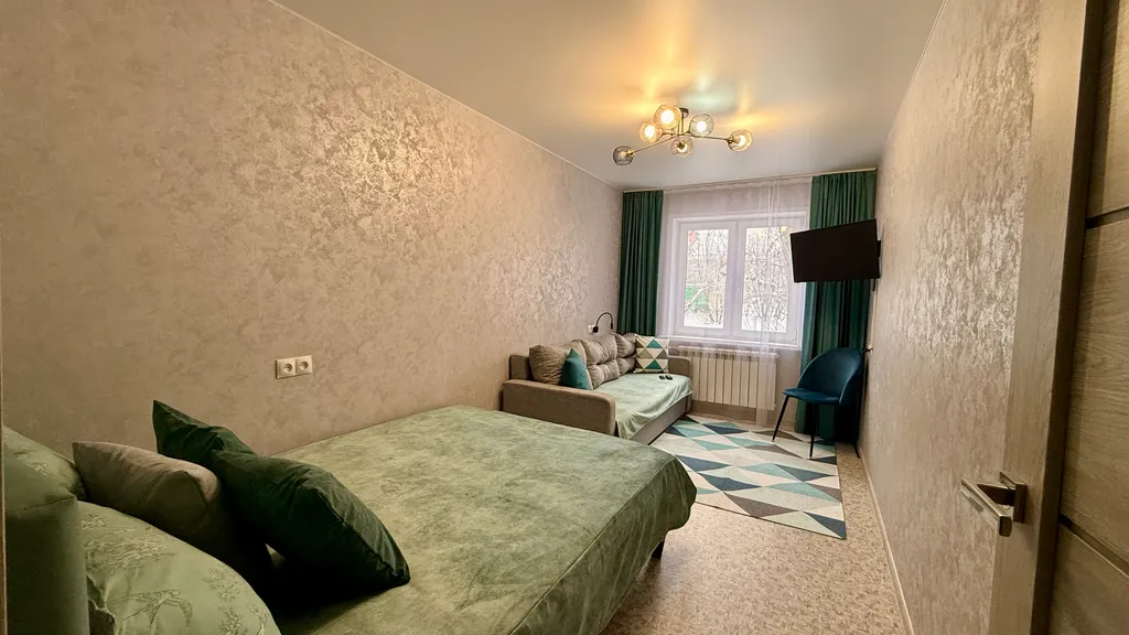 Мега вместительная трешка для дюжины гостей