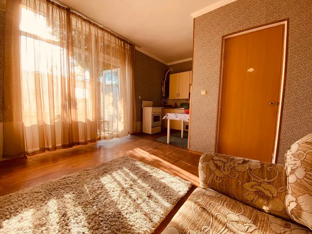 Коттедж 1 под ключ со своим двором — аренда посуточно в Черноморское